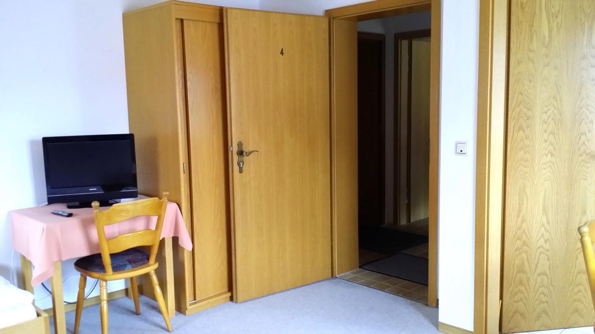Landgasthof Zum Hirschen Hafenlohr Zimmer foto